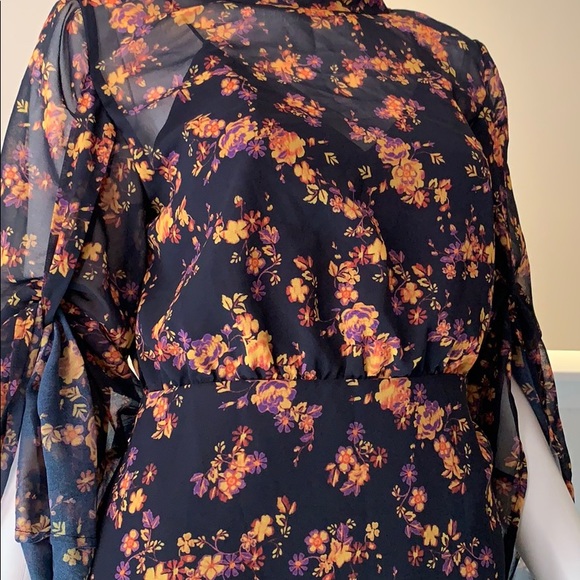 Dress - Picture 3 of 12